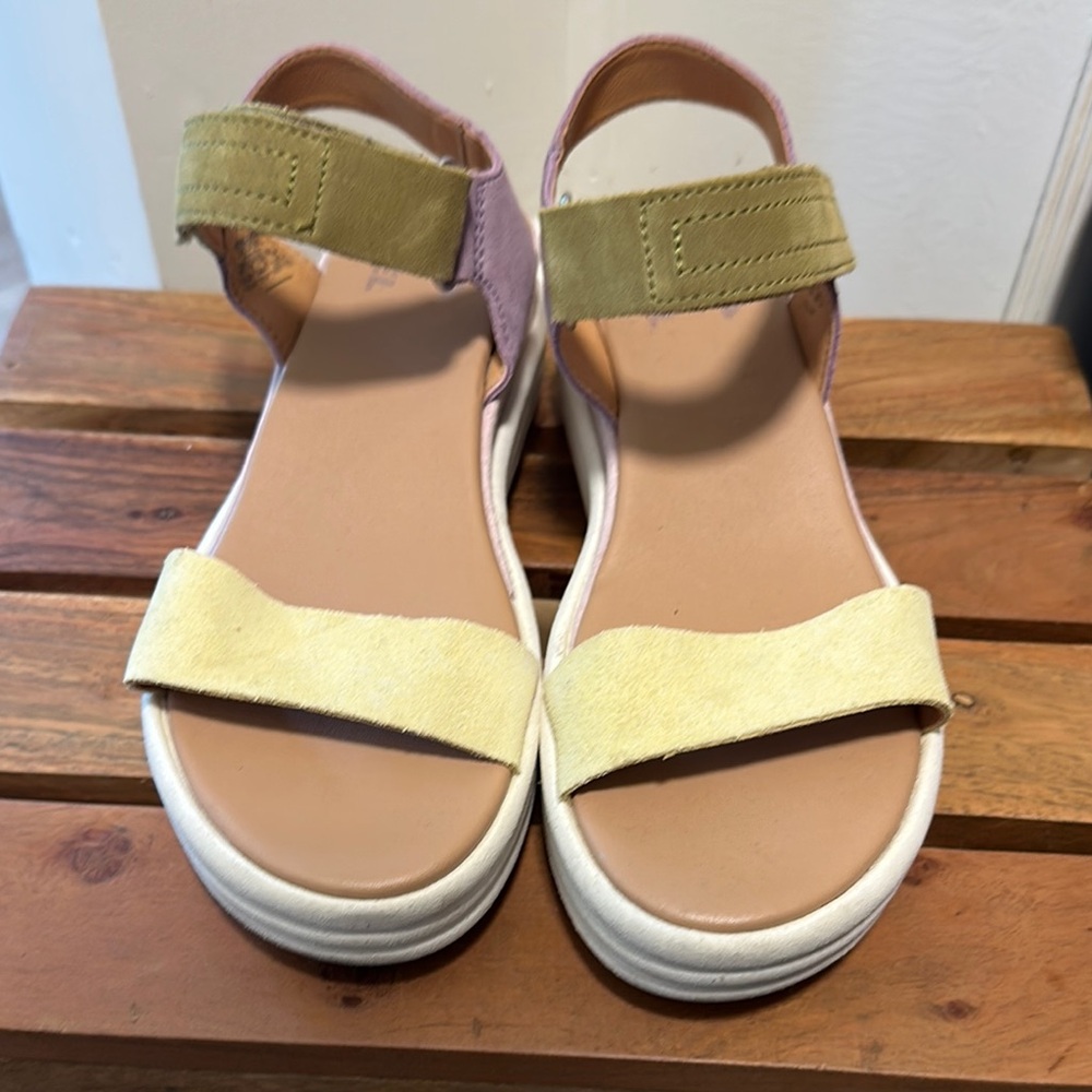 Women's Sandals with Adjustable Straps